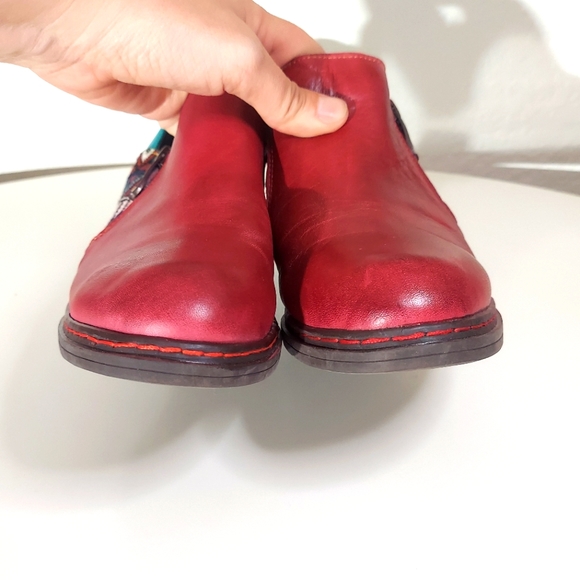 Socofly Maroon & Turquoise Leather Round Toe Heeled Shoes - Picture 11 of 15